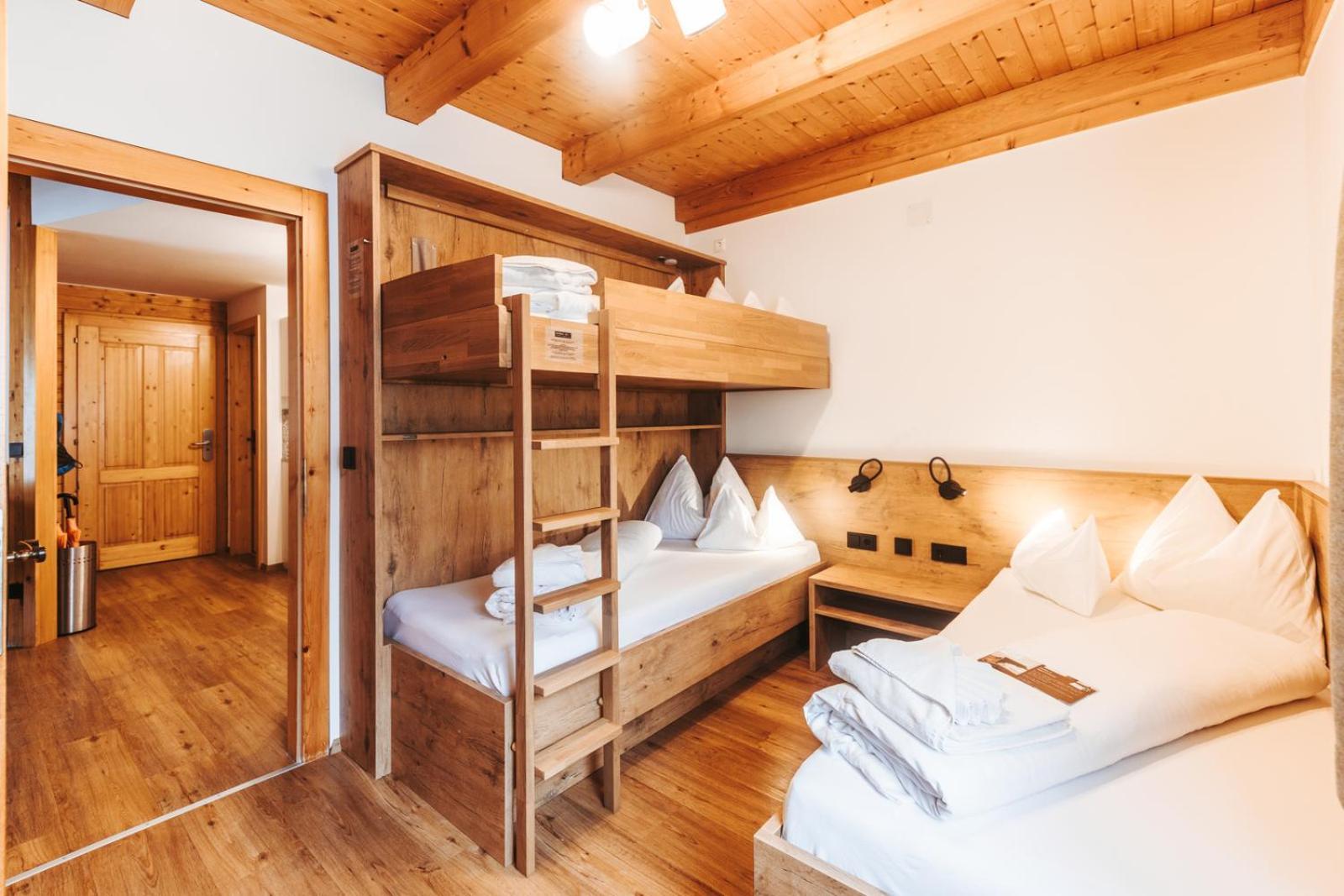 Regitnig - 4 Sterne Hotel Und Chalets Weissensee Eksteriør billede