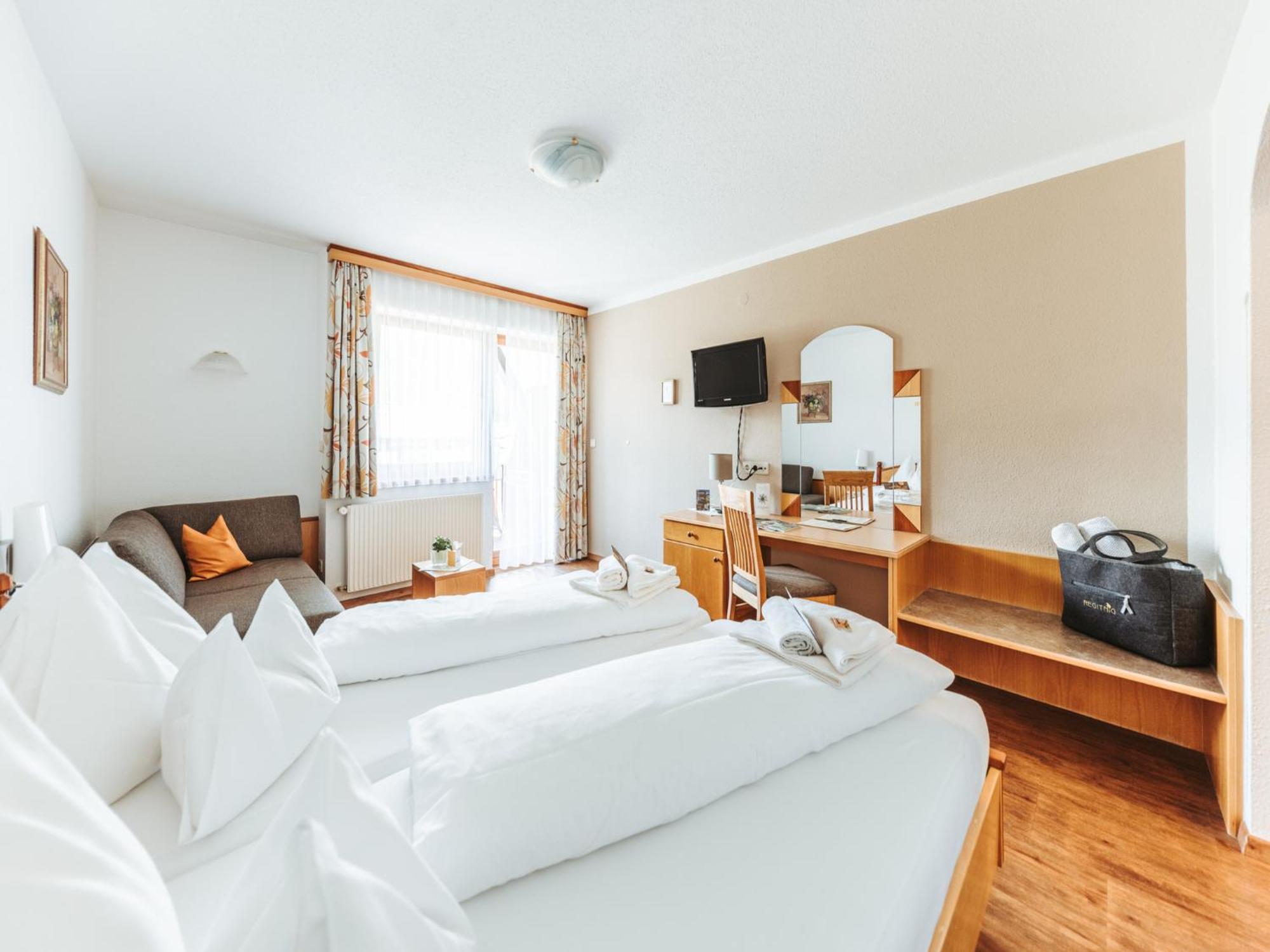 Regitnig - 4 Sterne Hotel Und Chalets Weissensee Eksteriør billede