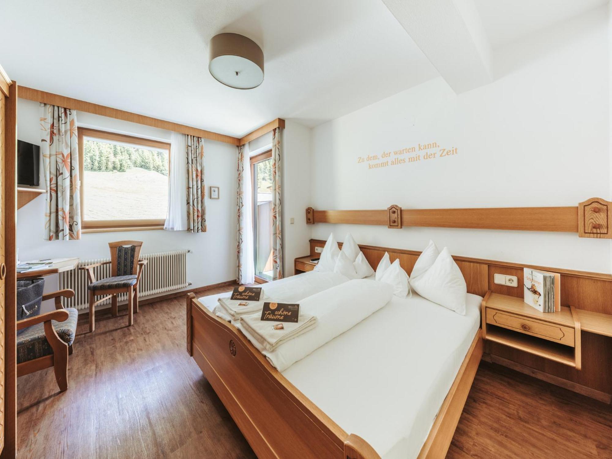 Regitnig - 4 Sterne Hotel Und Chalets Weissensee Eksteriør billede
