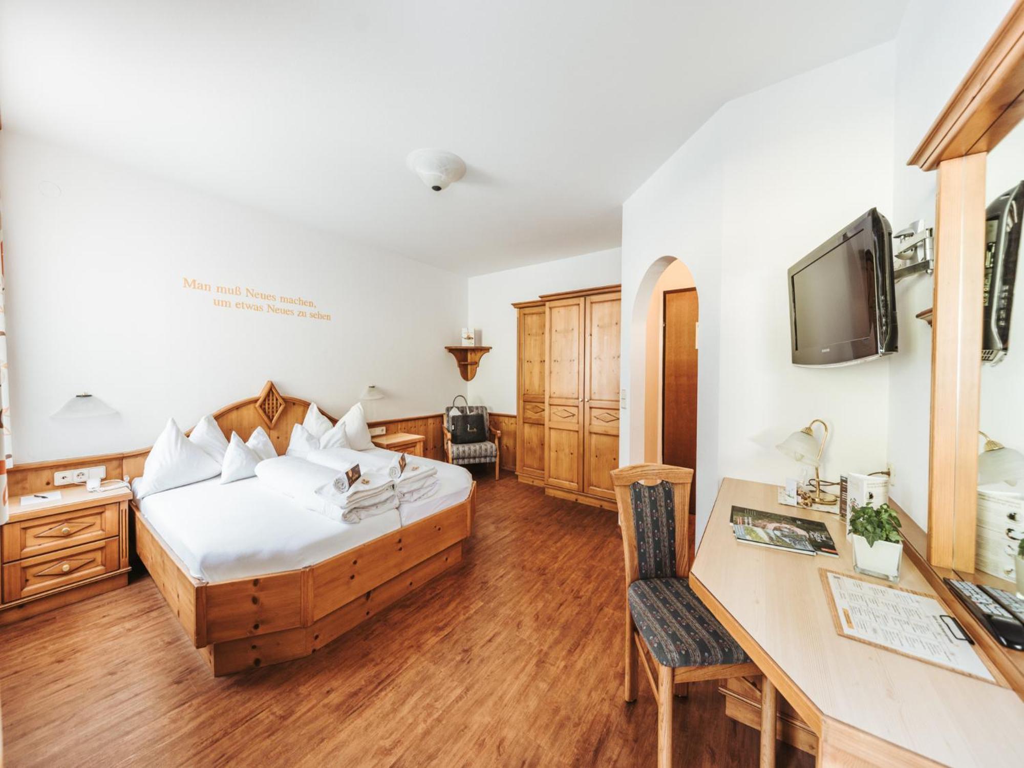 Regitnig - 4 Sterne Hotel Und Chalets Weissensee Eksteriør billede